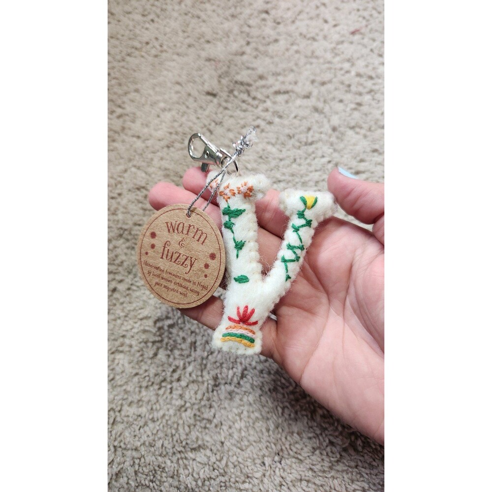 GANZ wool embroidered keychain V